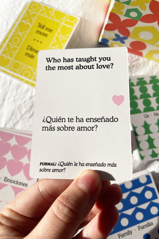 Preguntas Bilingual Conversation Card Game