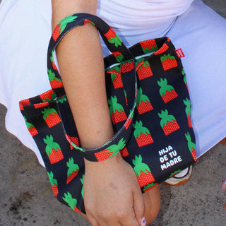 Niña Fresa Mini Hand Bag